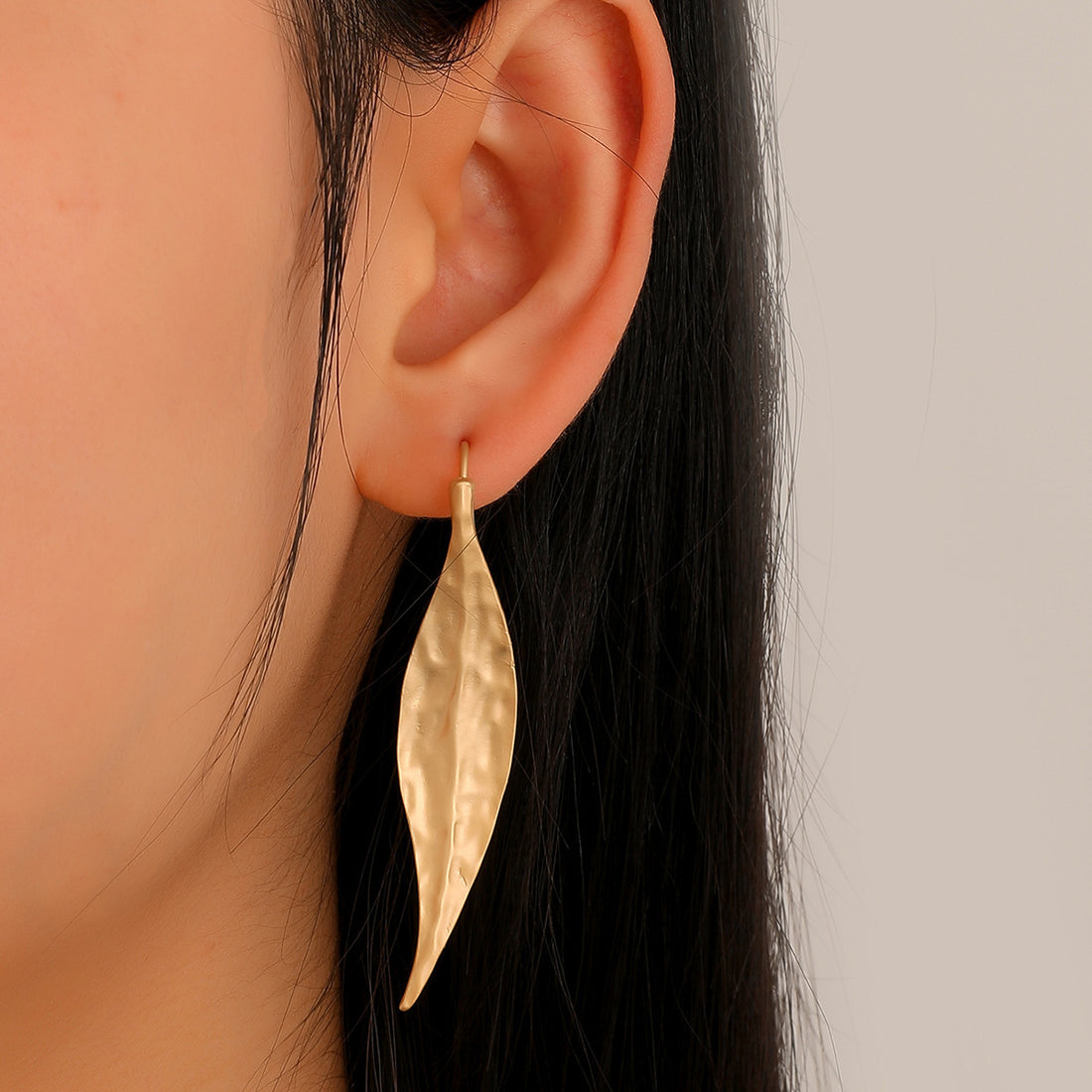 Fashion Temperamental Minority Irregular Leaf-shaped Earring Asian Gold Earrings